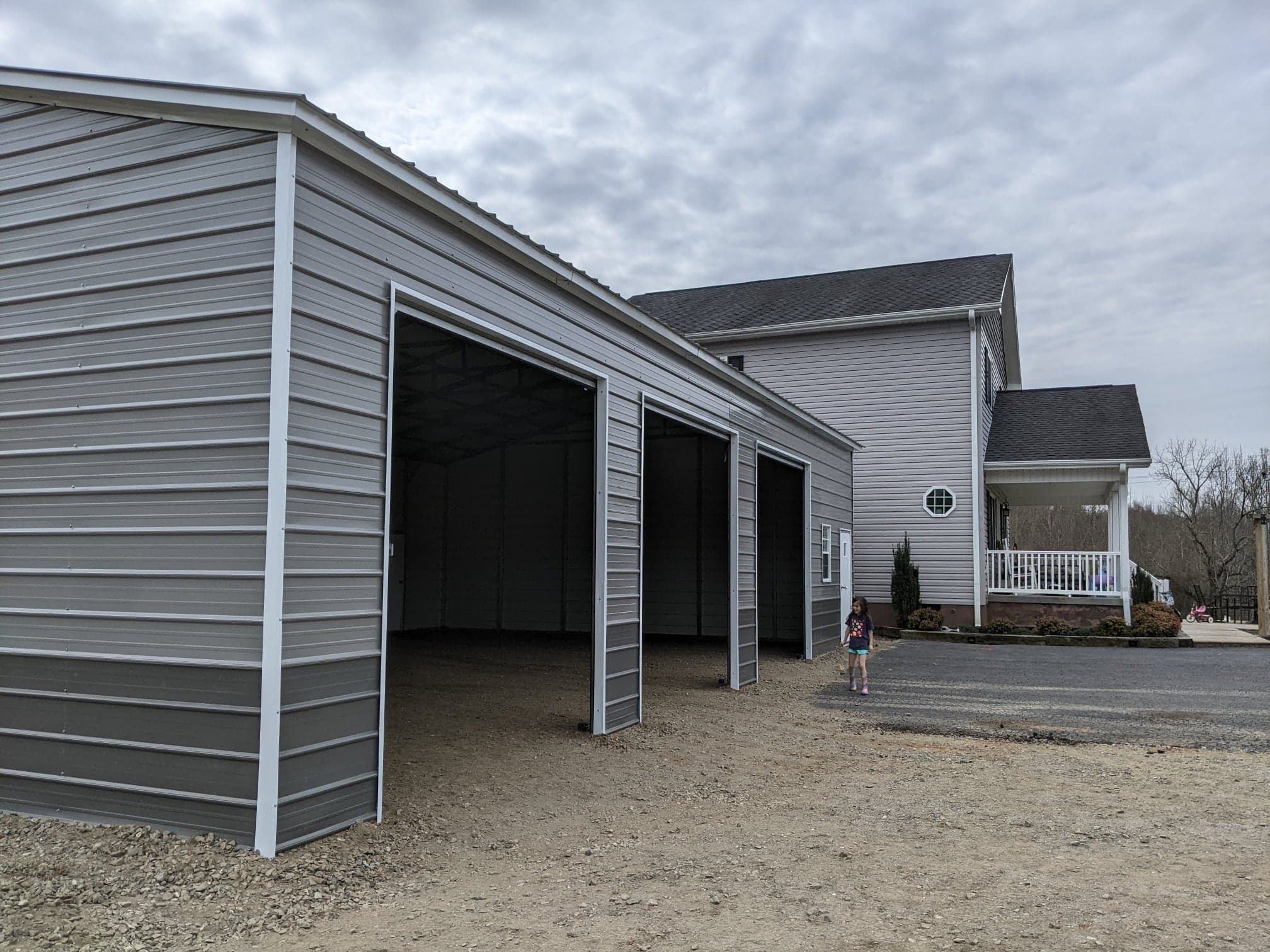 Metal Buildings in the Design of Residential Landscape